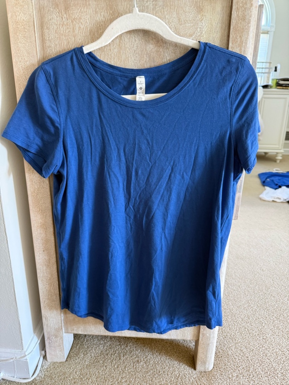 Lululemon women’s blue t-shirt